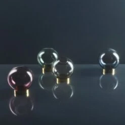 AYTM Globe Vase Ø10 Cm, Rose/Brass -Meubel Serie Winkel aytm globe vase rose brass 14