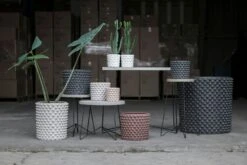 DBKD Cloudy Flower Pot Mini, Dusty Pink -Meubel Serie Winkel dbkd cloudy pot mini 23