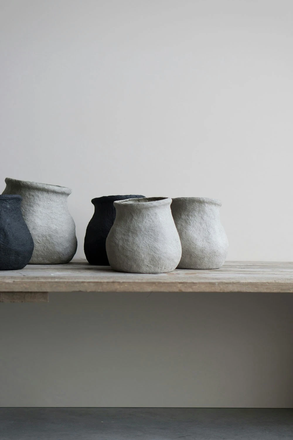 DBKD Paper Vase/Pot Small, Black 2 DBKD Paper Vase/Pot Small, Black - Afbeelding 2