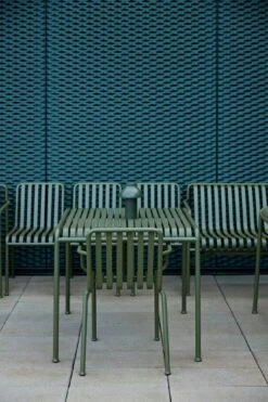 Hay Palissade Tafel 82,5x90 Cm, Olijfgroen 7 Hay Palissade Tafel 82,5x90 Cm, Olijfgroen -Meubel Serie Winkel hay palissade tafel 80x80 cm 10