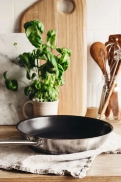 Heirol Cerasafe Pro Koekenpan 28 Cm 5 Heirol Cerasafe Pro Koekenpan 28 Cm -Meubel Serie Winkel heirol cerasafe pro koekenpan 28 cm 3