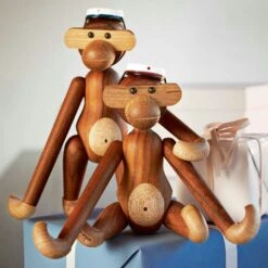 Monkey Kay Bojesen Small With Graduation Cap, Red -Meubel Serie Winkel kay bojesen monkey kay bojesen small with graduation cap red 5