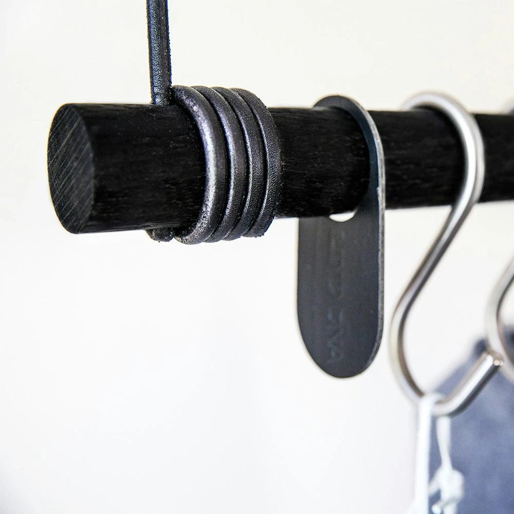 LIND DNA Swing Kledinghanger 80 Cm, Zwart/Zwart Leer 5 LIND DNA Swing Kledinghanger 80 Cm, Zwart/Zwart Leer - Afbeelding 5