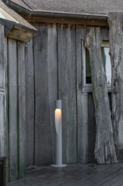 Louis Poulsen Flindt Garden Bolderlamp Lang Aluminium Grondpen Zonder Adapter, 2700K -Meubel Serie Winkel louis poulsen flindt garden bolderlamp lang aluminium grondpen zonder adapter 3