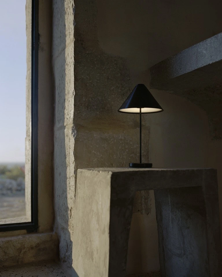 New Works Brolly Tafellamp Draagbaar, Steel Black 6 New Works Brolly Tafellamp Draagbaar, Steel Black - Afbeelding 6