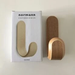 Normann Copenhagen Curve Haak 17,7x5,3 Cm, Blauw -Meubel Serie Winkel normann copenhagen curve hook 34