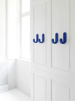 Normann Copenhagen Curve Haak 17,7x5,3 Cm, Blauw -Meubel Serie Winkel normann copenhagen curve hook 57