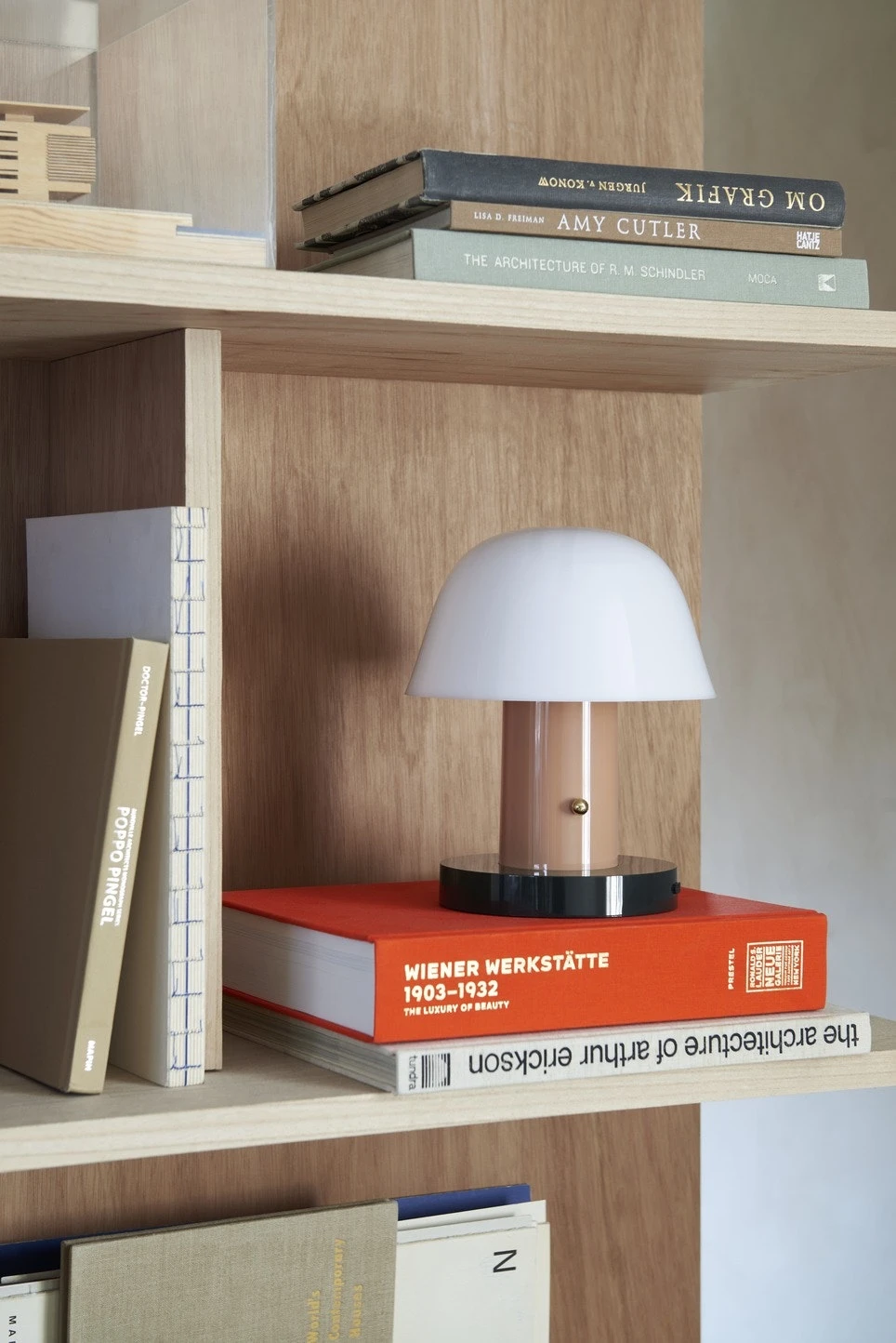 &Tradition Setago JH27 Tafellamp Draagbaar, Nude / Forest 4 &Tradition Setago JH27 Tafellamp Draagbaar, Nude / Forest - Afbeelding 4